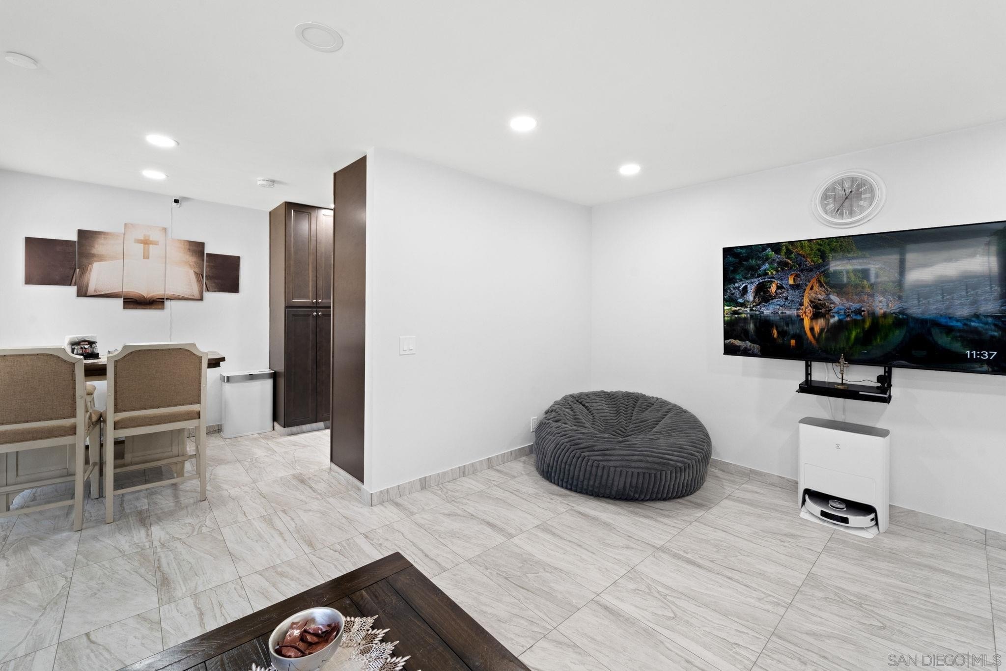 El Cajon, California, 92020, United States, 3 Bedrooms Bedrooms, ,2 BathroomsBathrooms,Residential,For Sale,1784508