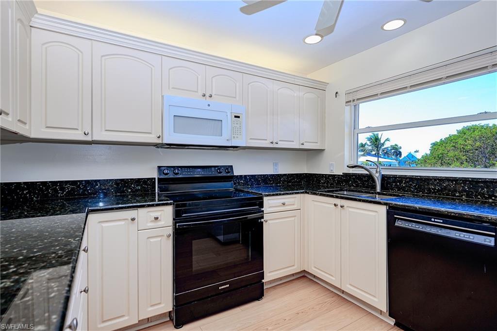 Naples, Florida, 34102, United States, 2 Bedrooms Bedrooms, ,2 BathroomsBathrooms,Residential,For Sale,2000539