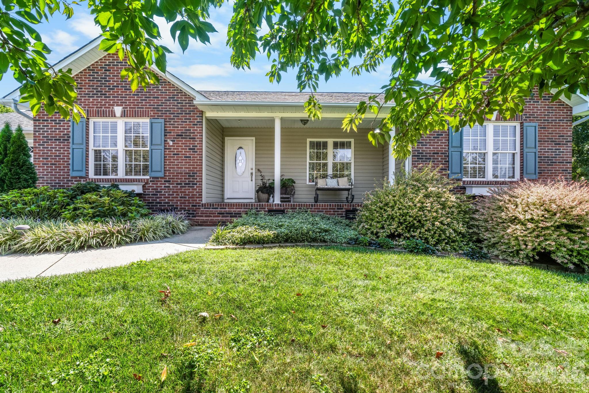 33rd Street Ln, Hickory, NC 28601