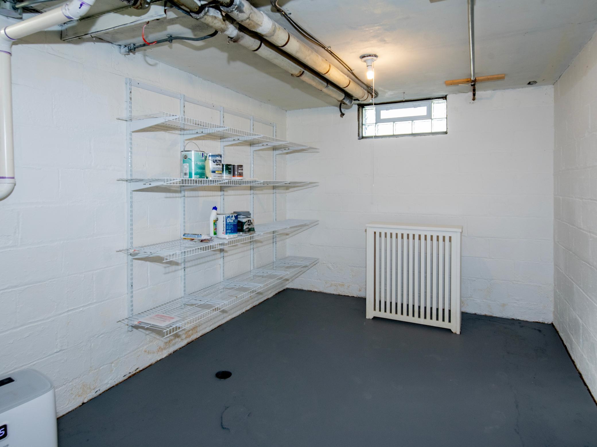 Saint Paul, Minnesota, 55104, United States, 3 Bedrooms Bedrooms, ,1 BathroomBathrooms,Residential,For Sale,1988037