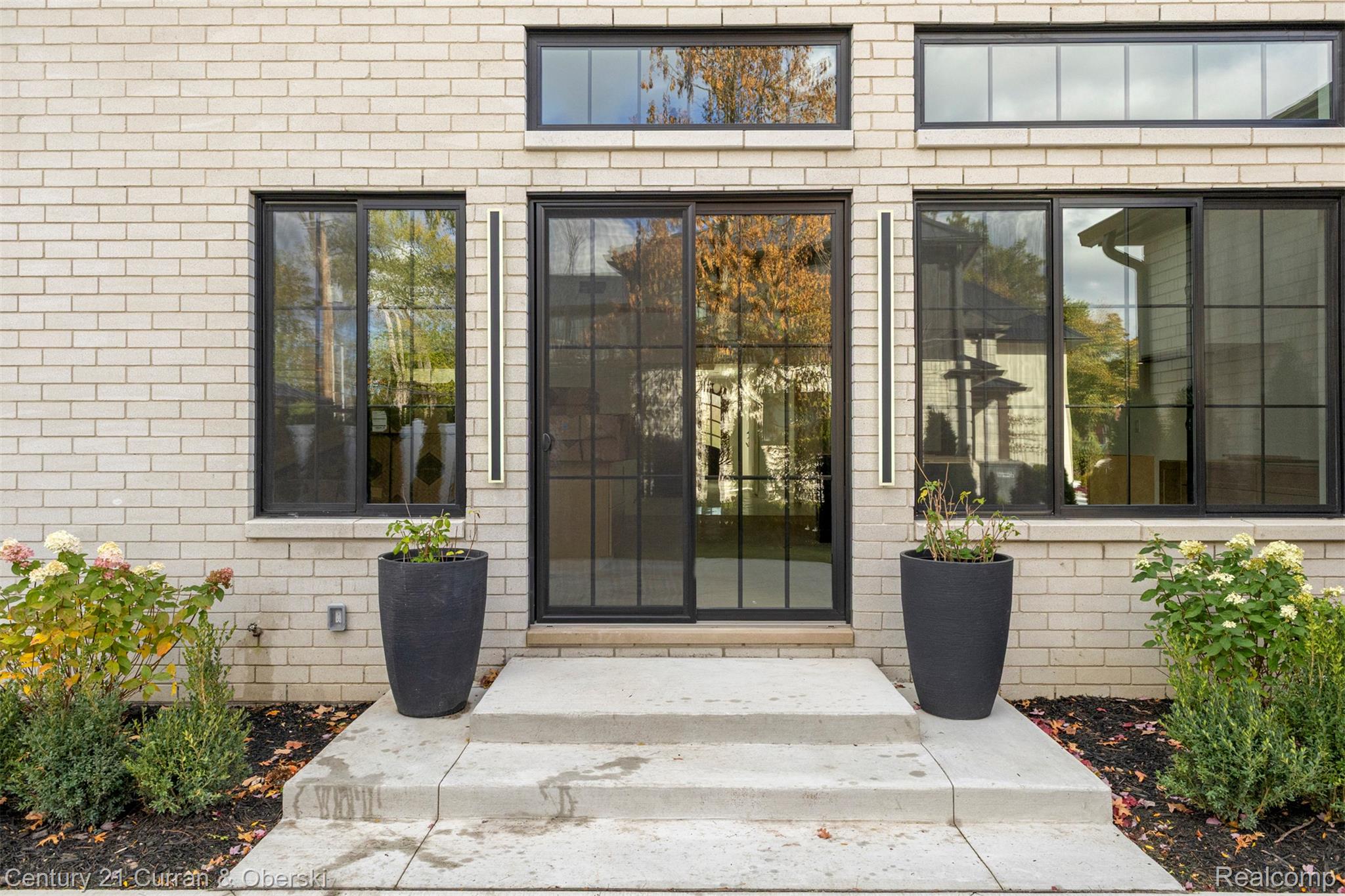 Dearborn, Michigan, 48128, United States, 5 Bedrooms Bedrooms, ,5 BathroomsBathrooms,Residential,For Sale,2030794