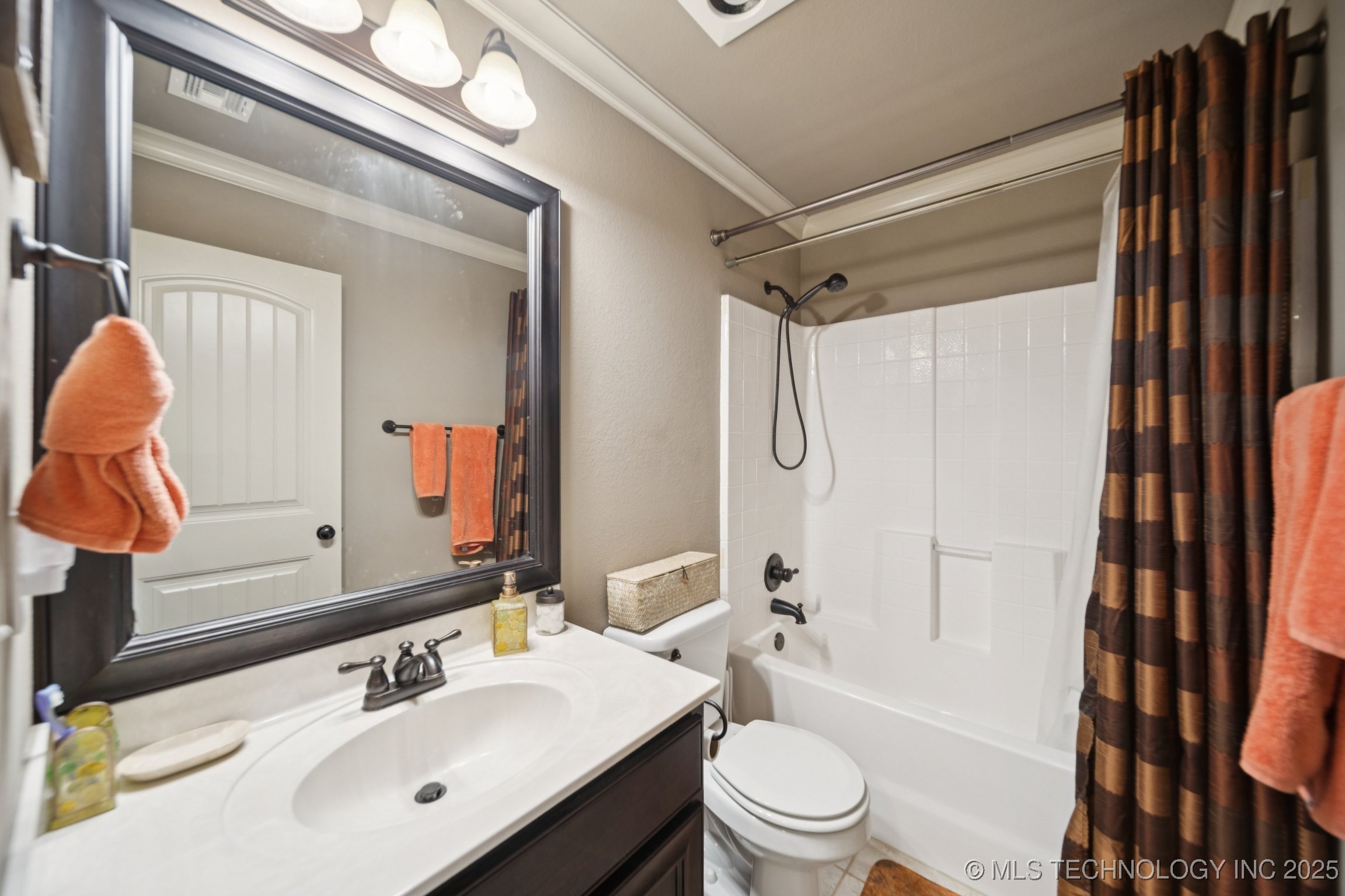 Bixby, Oklahoma, 74008, United States, 4 Bedrooms Bedrooms, ,4 BathroomsBathrooms,Residential,For Sale,1911638