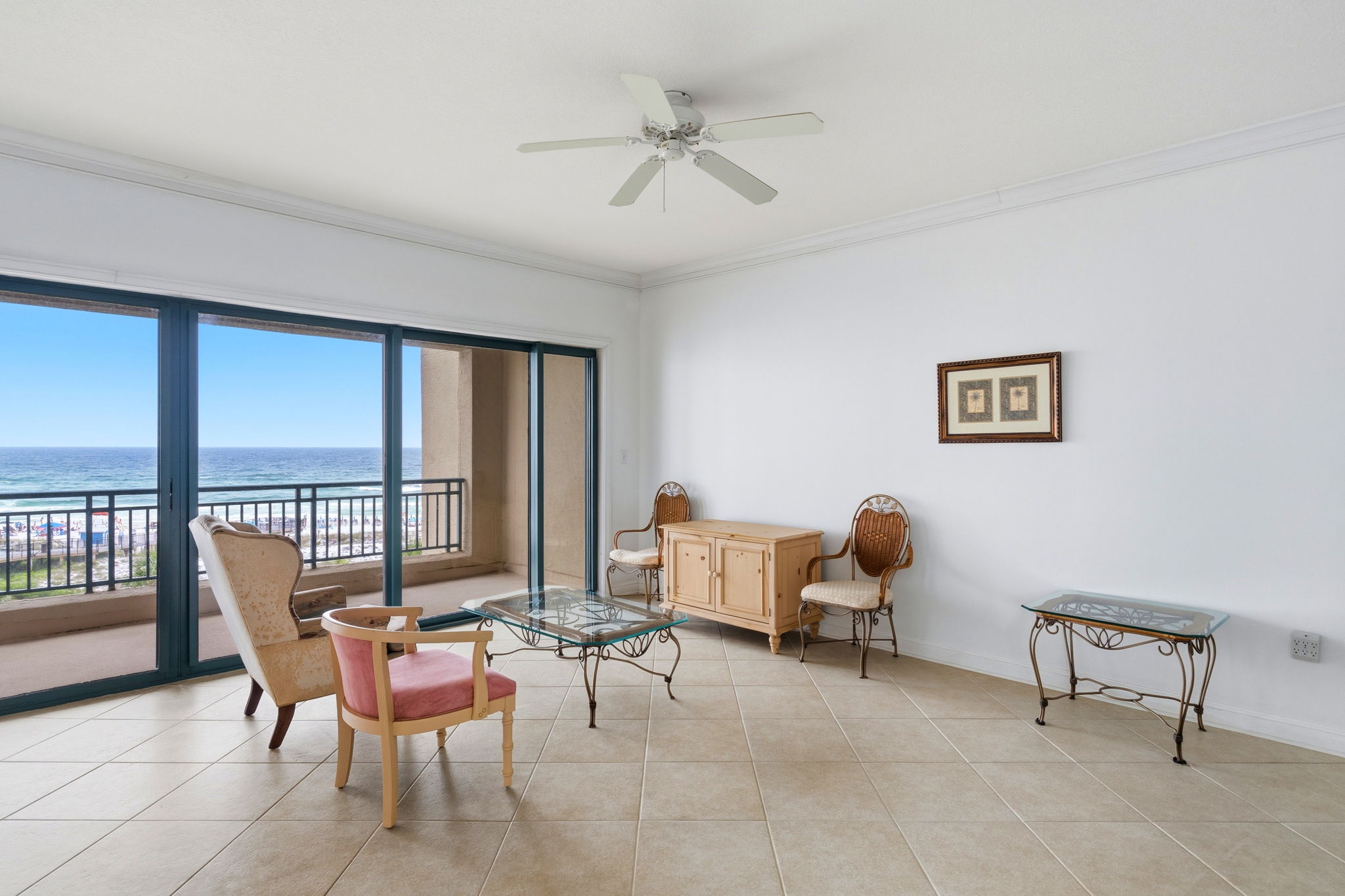  Gulf-Front Condominium with Panoramic Views and Renovation Potential - 物件實景