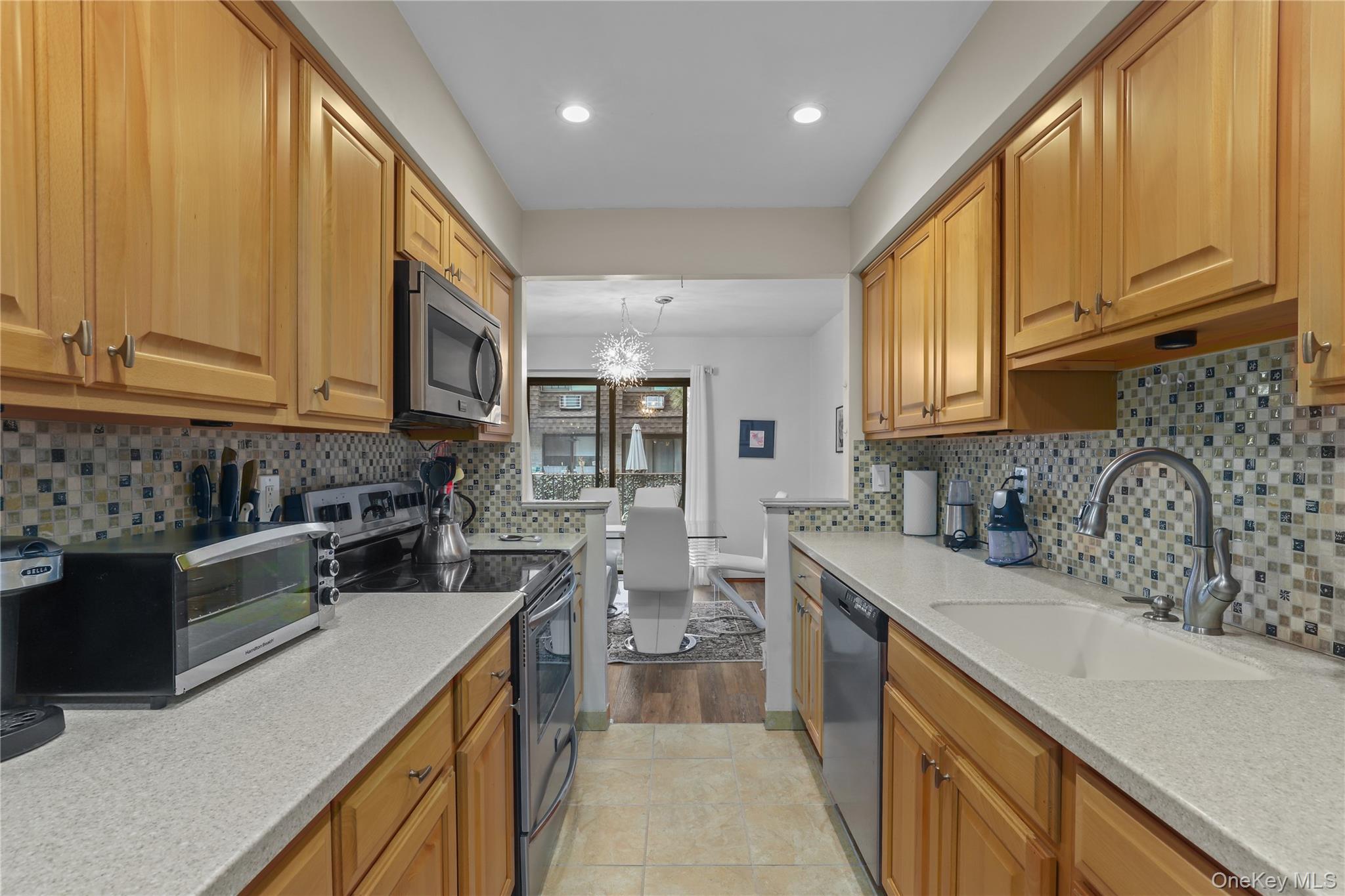 Briarcliff Manor, New York, 10562, United States, 2 Bedrooms Bedrooms, ,2 BathroomsBathrooms,Residential,For Sale,2010009