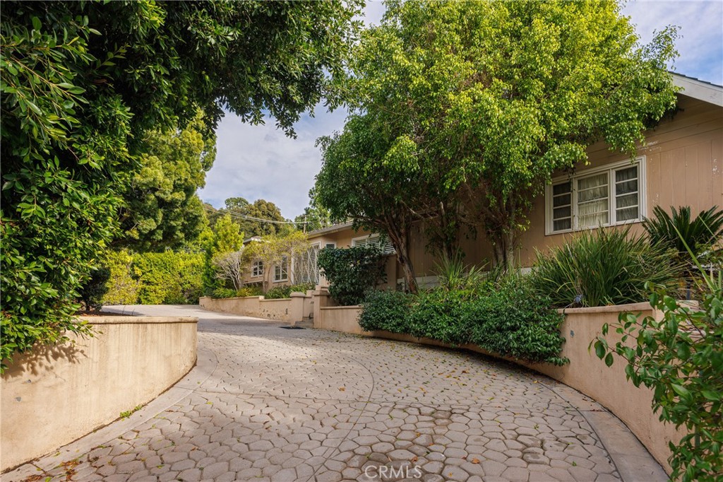 Beverly Hills, California, 90210, United States, 4 Bedrooms Bedrooms, ,5 BathroomsBathrooms,Residential,For Sale,2002159