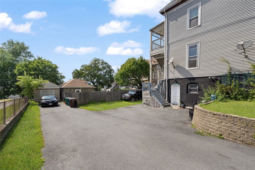 Woonsocket, Rhode Island, 02895, United States, 11 Bedrooms Bedrooms, ,4 BathroomsBathrooms,Residential,For Sale,1912743