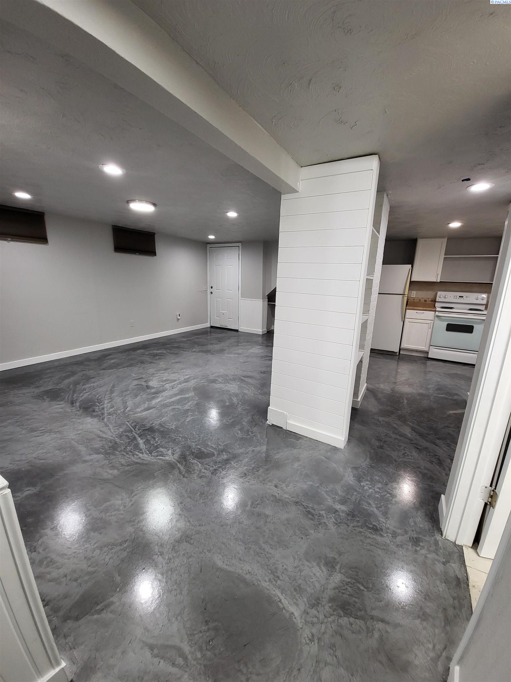 Richland, Washington, 99354, United States, 7 Bedrooms Bedrooms, ,Residential,For Sale,1732054