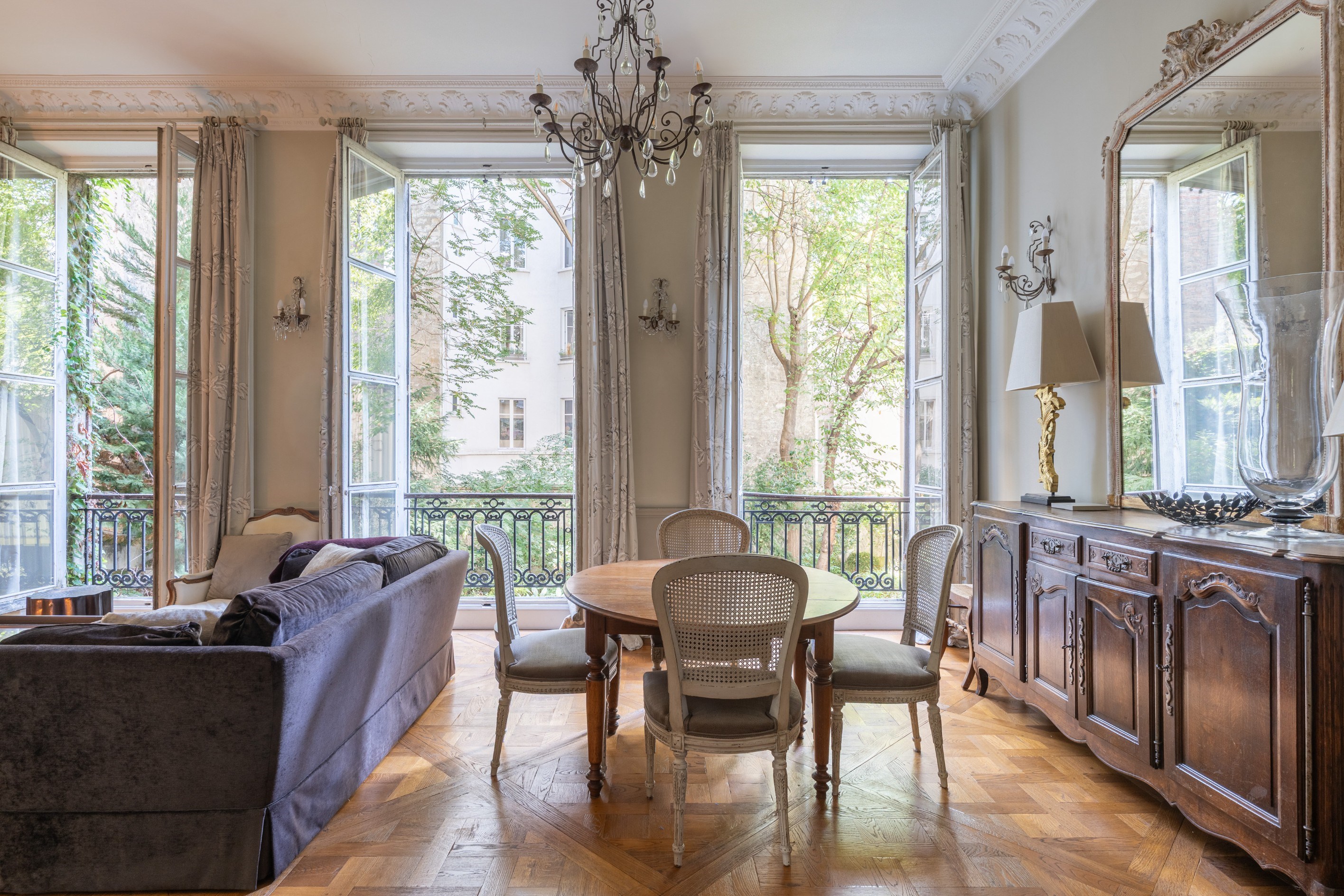  Elegant apartment overlooking a beautifully landscaped garden - 物件實景