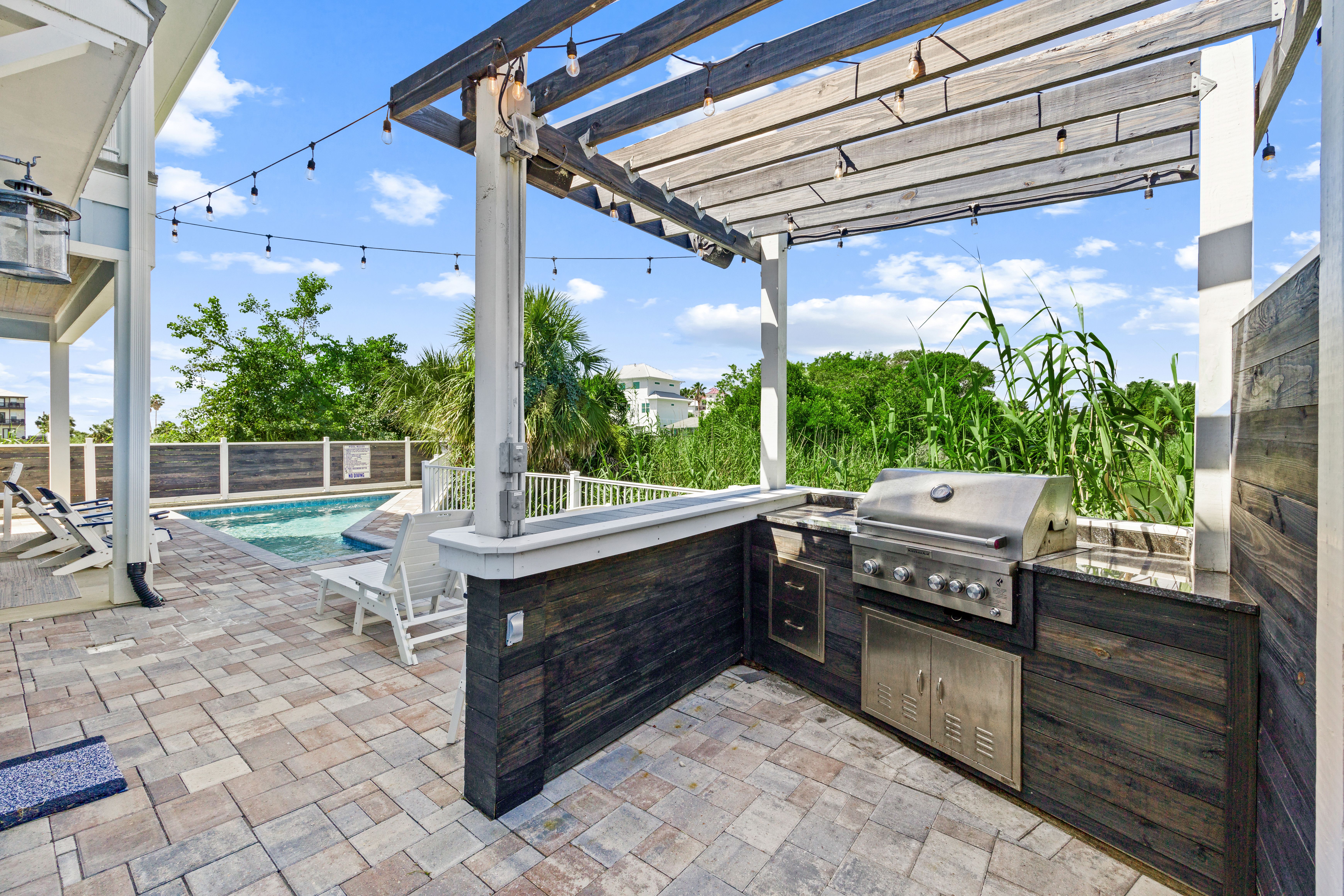  Custom Lakefront Retreat With Gulf Views And Private Pool - 物件實景