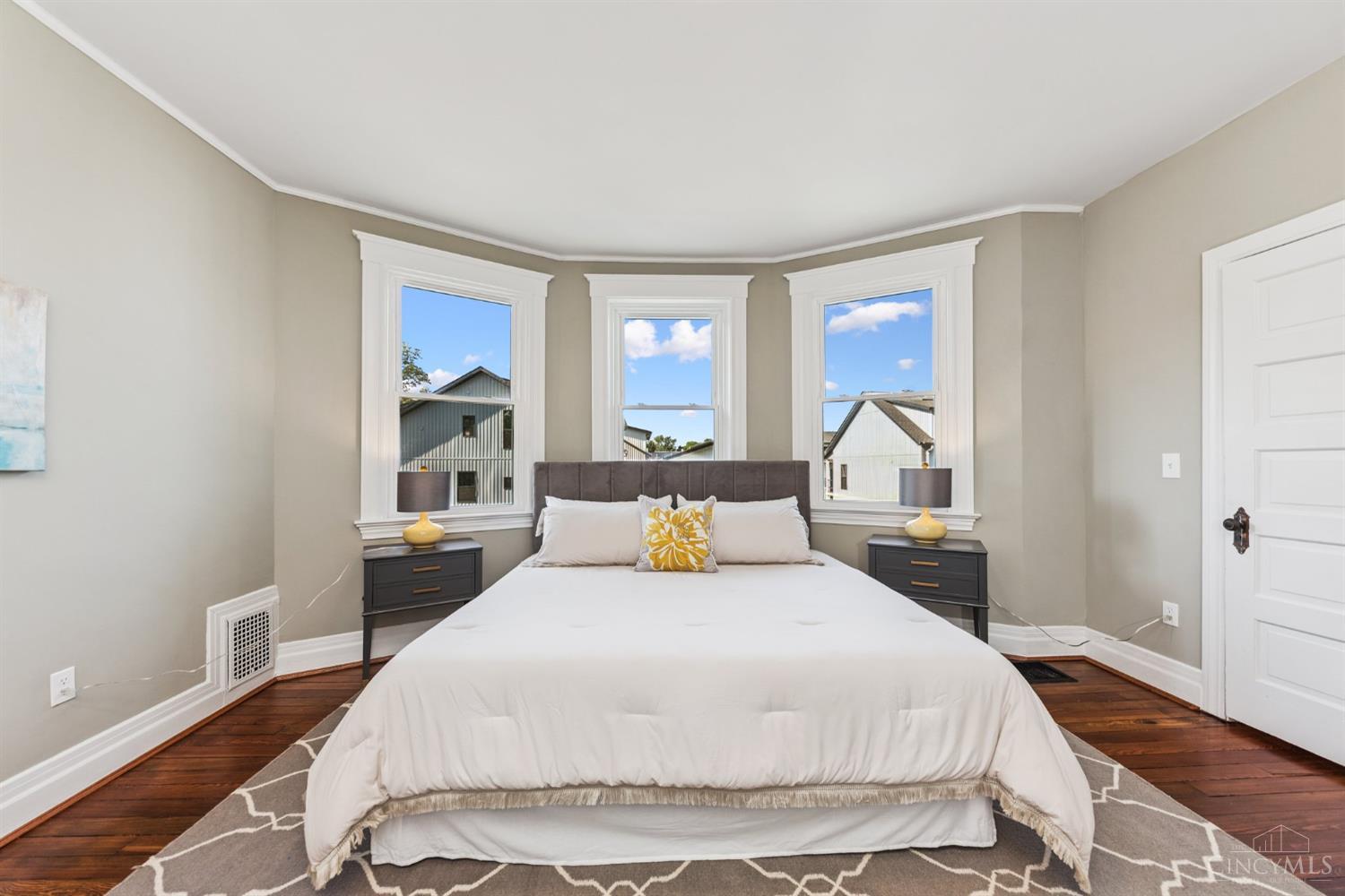 Cincinnati, Ohio, 45227, United States, 5 Bedrooms Bedrooms, ,3 BathroomsBathrooms,Residential,For Sale,1939173