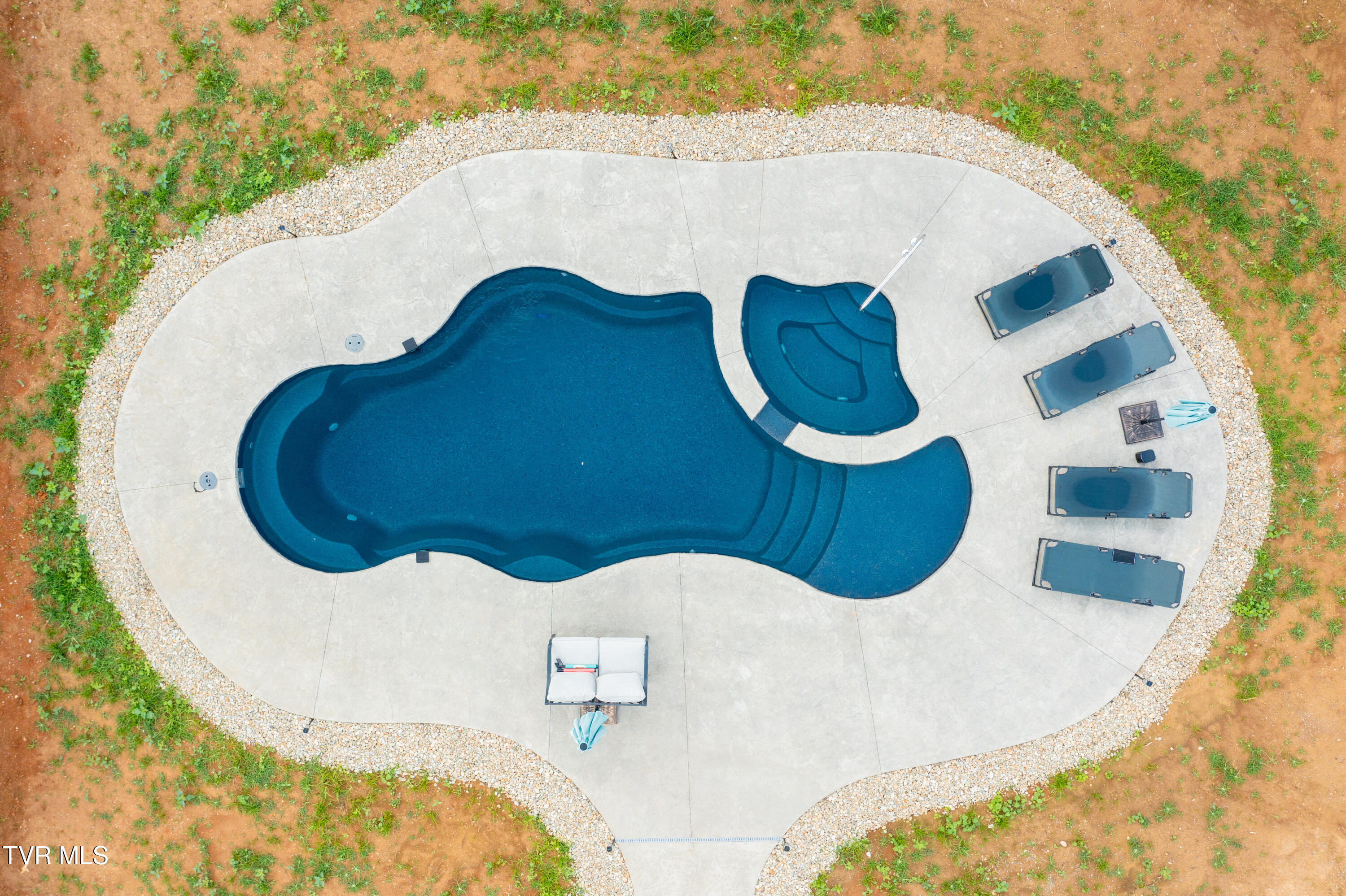 Jonesborough, Tennessee, 37659, United States, 3 Bedrooms Bedrooms, ,2 BathroomsBathrooms,Residential,For Sale,1979321