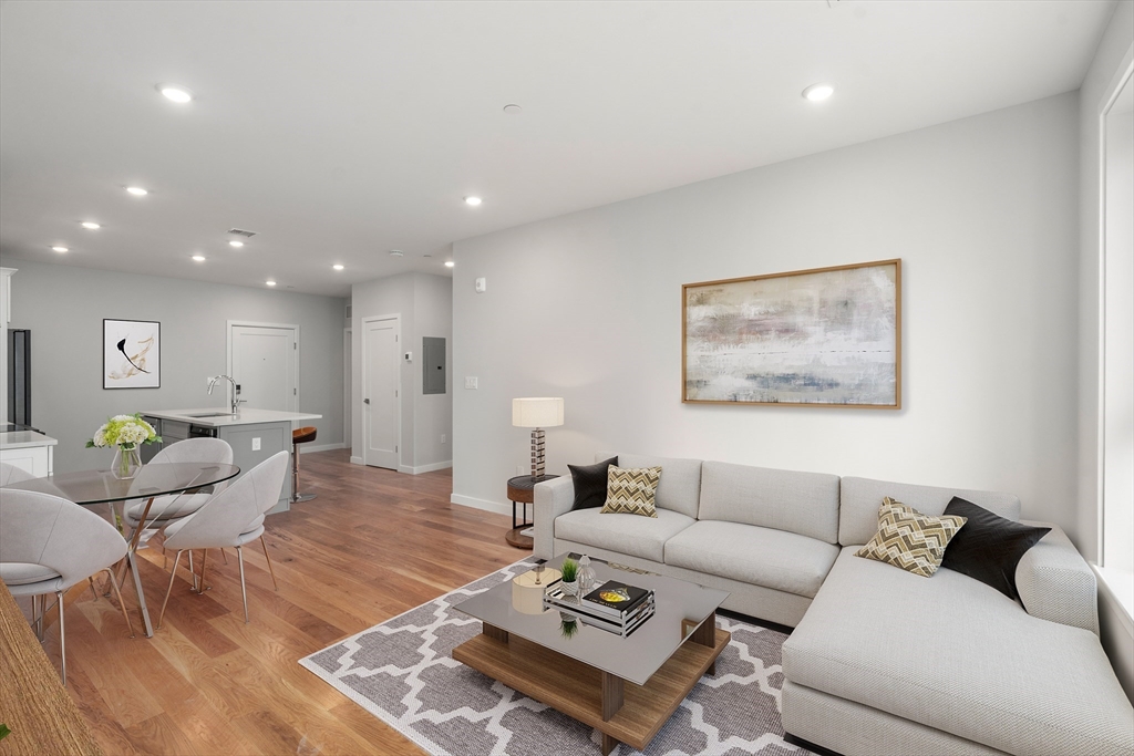 Boston, Massachusetts, 02127, United States, 2 Bedrooms Bedrooms, ,2 BathroomsBathrooms,Residential,For Sale,1901833