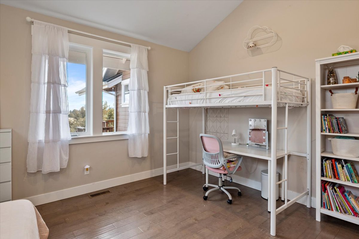 Redmond, Oregon, 97756, United States, 3 Bedrooms Bedrooms, ,3 BathroomsBathrooms,Residential,For Sale,1743690