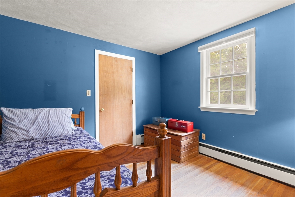 Easton, Massachusetts, 02375, United States, 6 Bedrooms Bedrooms, ,2 BathroomsBathrooms,Residential,For Sale,1927238