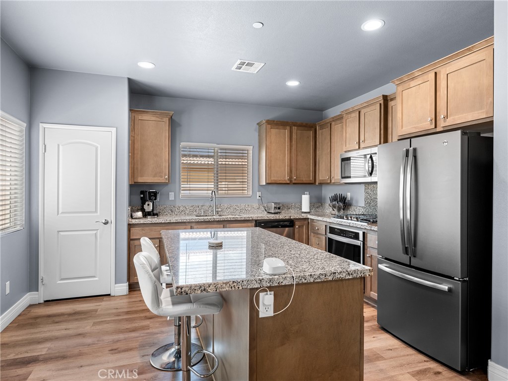 Hesperia, California, 92345, United States, 4 Bedrooms Bedrooms, ,3 BathroomsBathrooms,Residential,For Sale,1874761