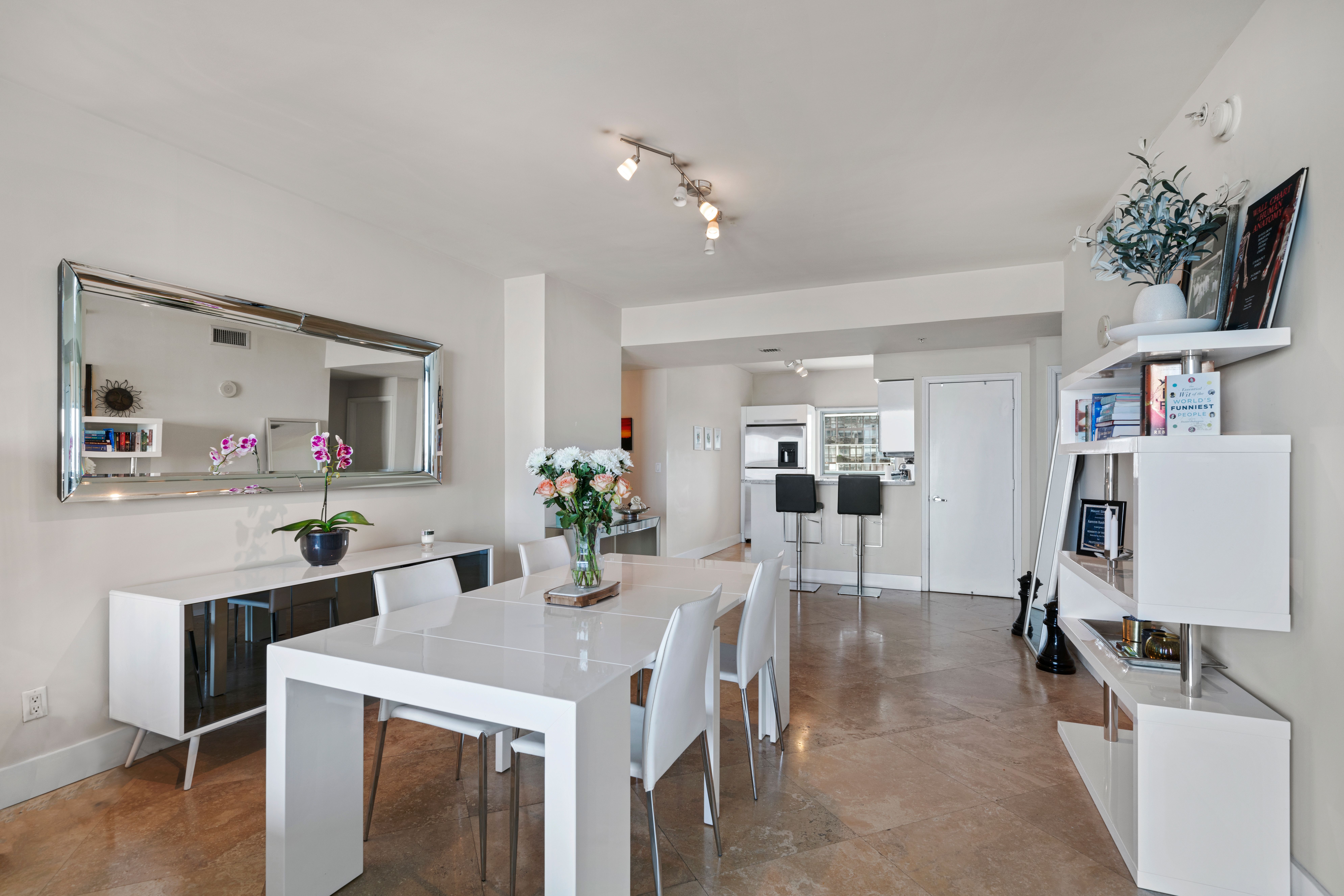  601 NE 36th St, Miami, FL, 33137 - 物件實景