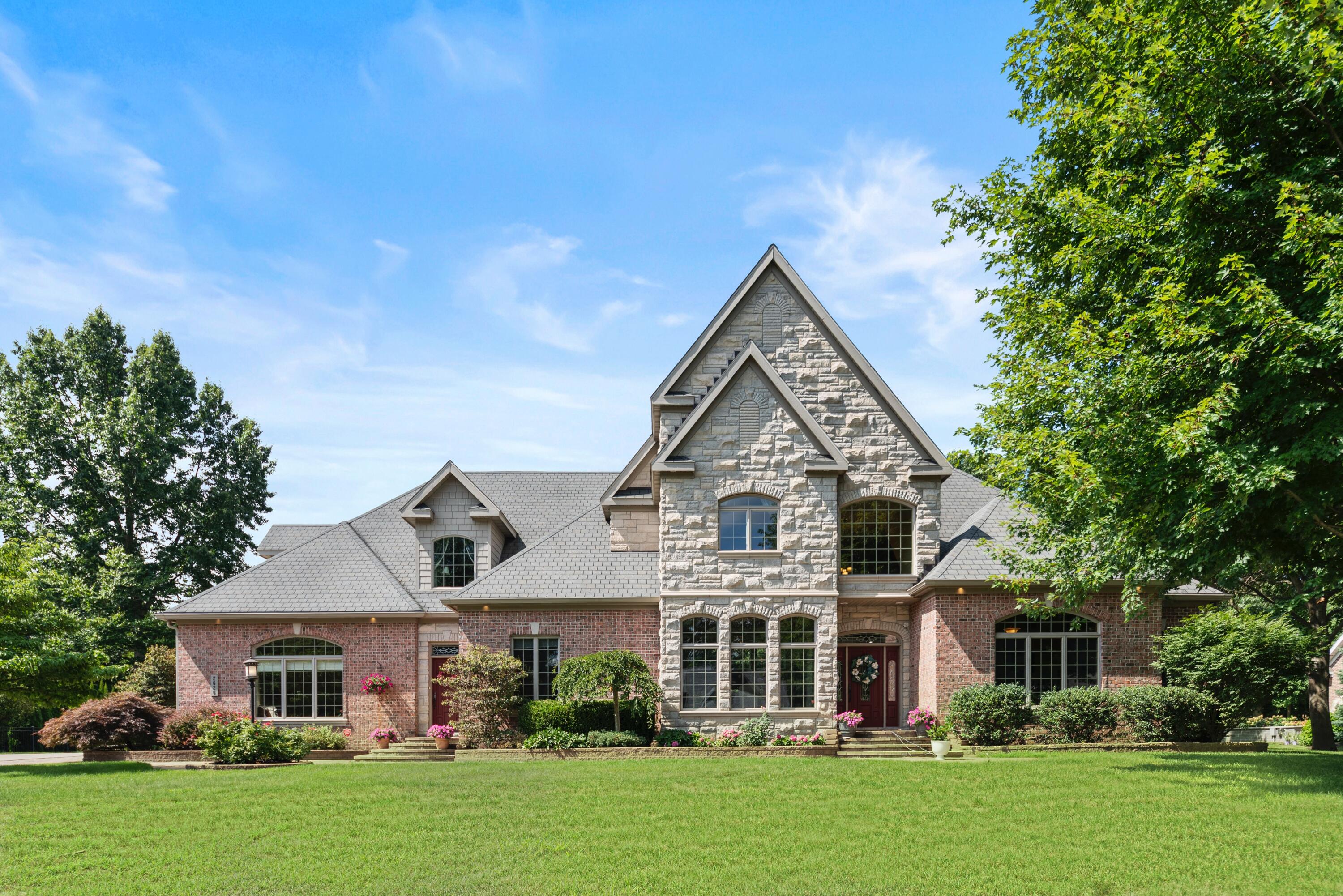 Stevensville, Michigan, 49127, United States, 5 Bedrooms Bedrooms, ,5 BathroomsBathrooms,Residential,For Sale,1942175