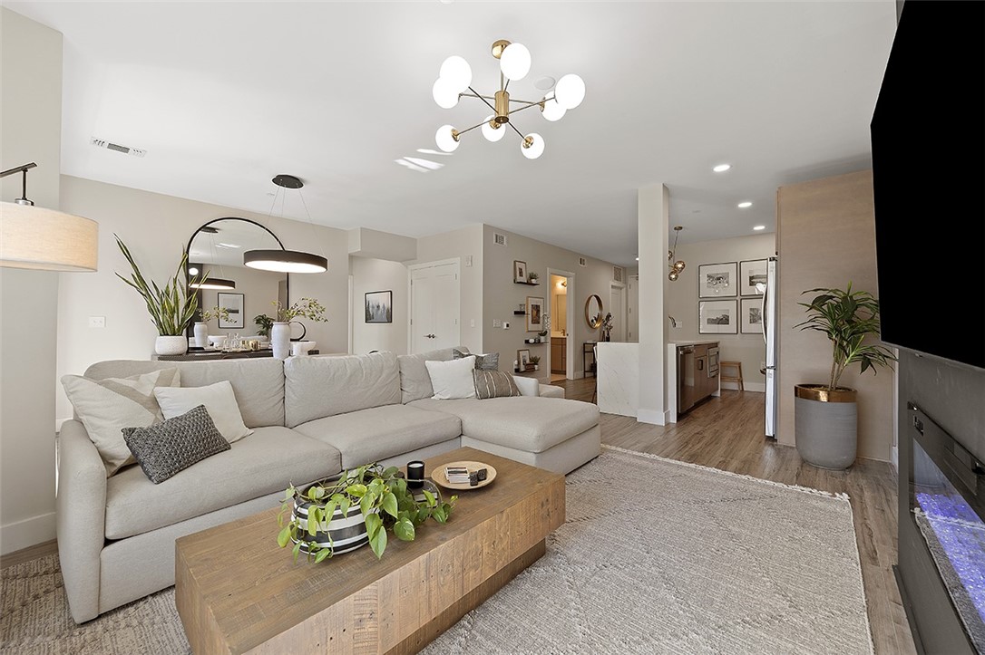 Lawrenceville, Pennsylvania, 15201, United States, 2 Bedrooms Bedrooms, ,2 BathroomsBathrooms,Residential,For Sale,1960750