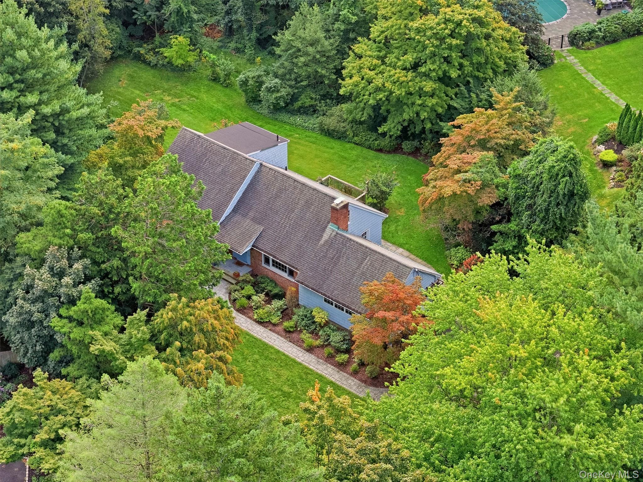  174 Flower Hill Road, Halesite, NY, 11743 - 物件實景