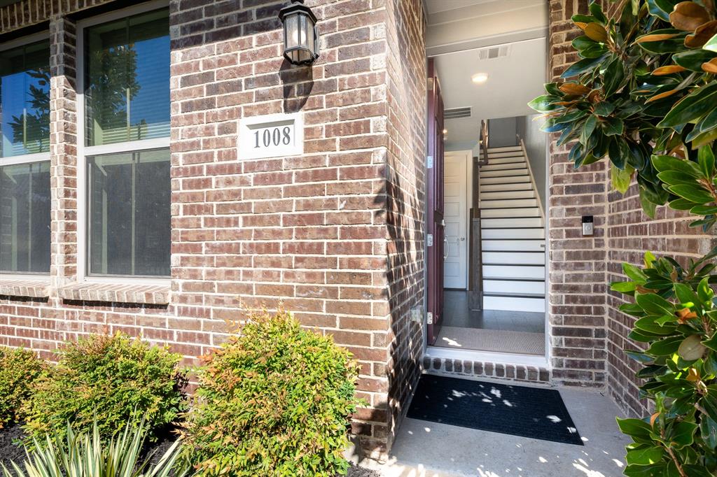 Dallas, Texas, 75212, United States, 3 Bedrooms Bedrooms, ,4 BathroomsBathrooms,Residential,For Sale,1966564