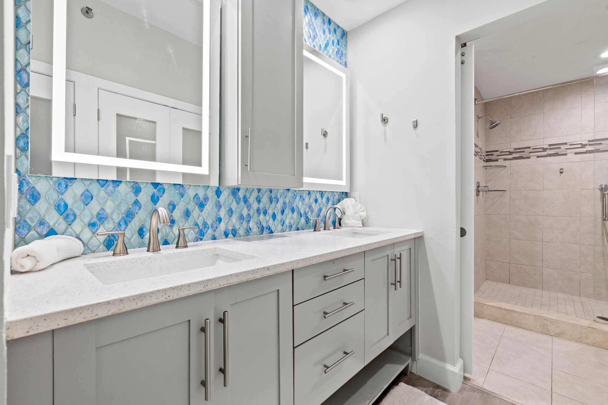 Longboat Key, Florida, 34228, United States, 2 Bedrooms Bedrooms, ,2 BathroomsBathrooms,Residential,For Sale,1851438