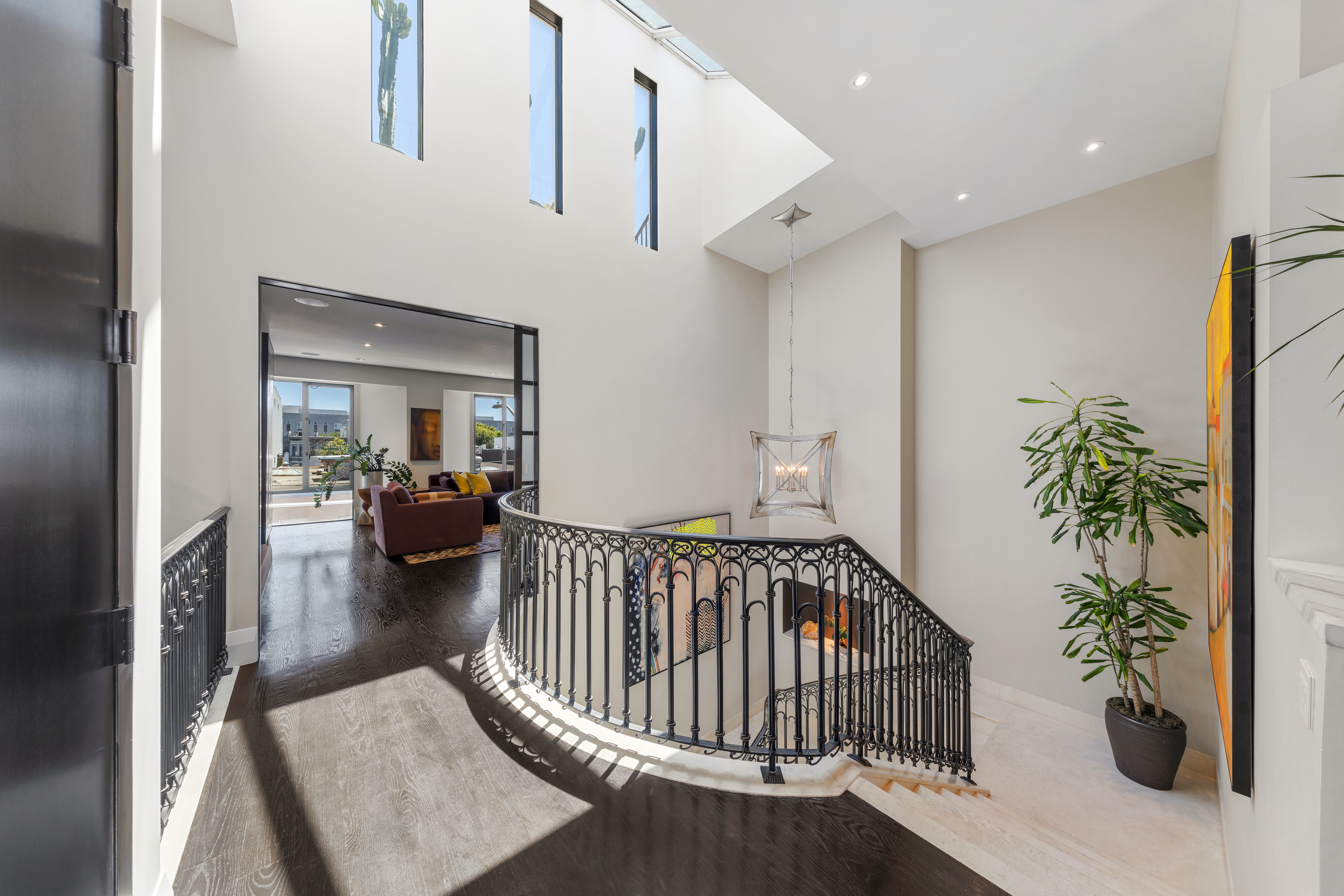  Spectacular Renovated SOMA Home with Rare Museum-Like 7-Car Garage - 物件實景