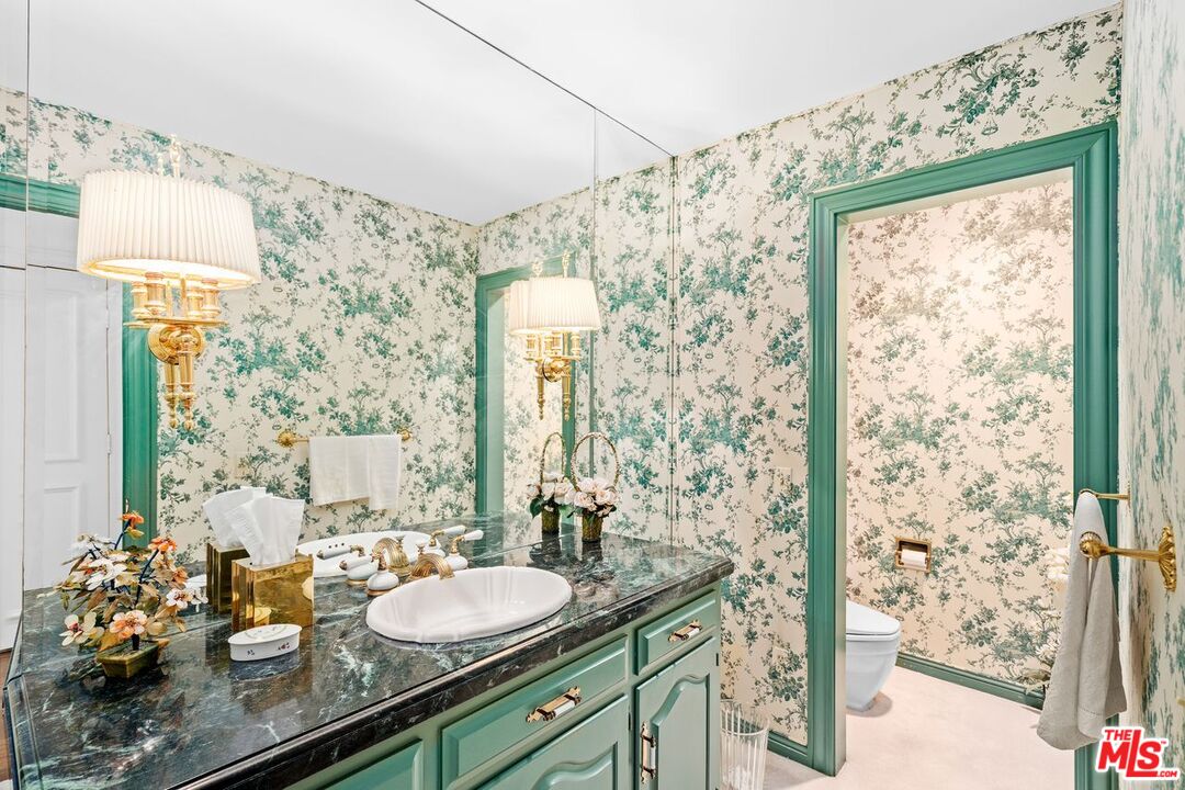 Los Angeles, California, 90067, United States, 3 Bedrooms Bedrooms, ,5 BathroomsBathrooms,Residential,For Sale,1924921