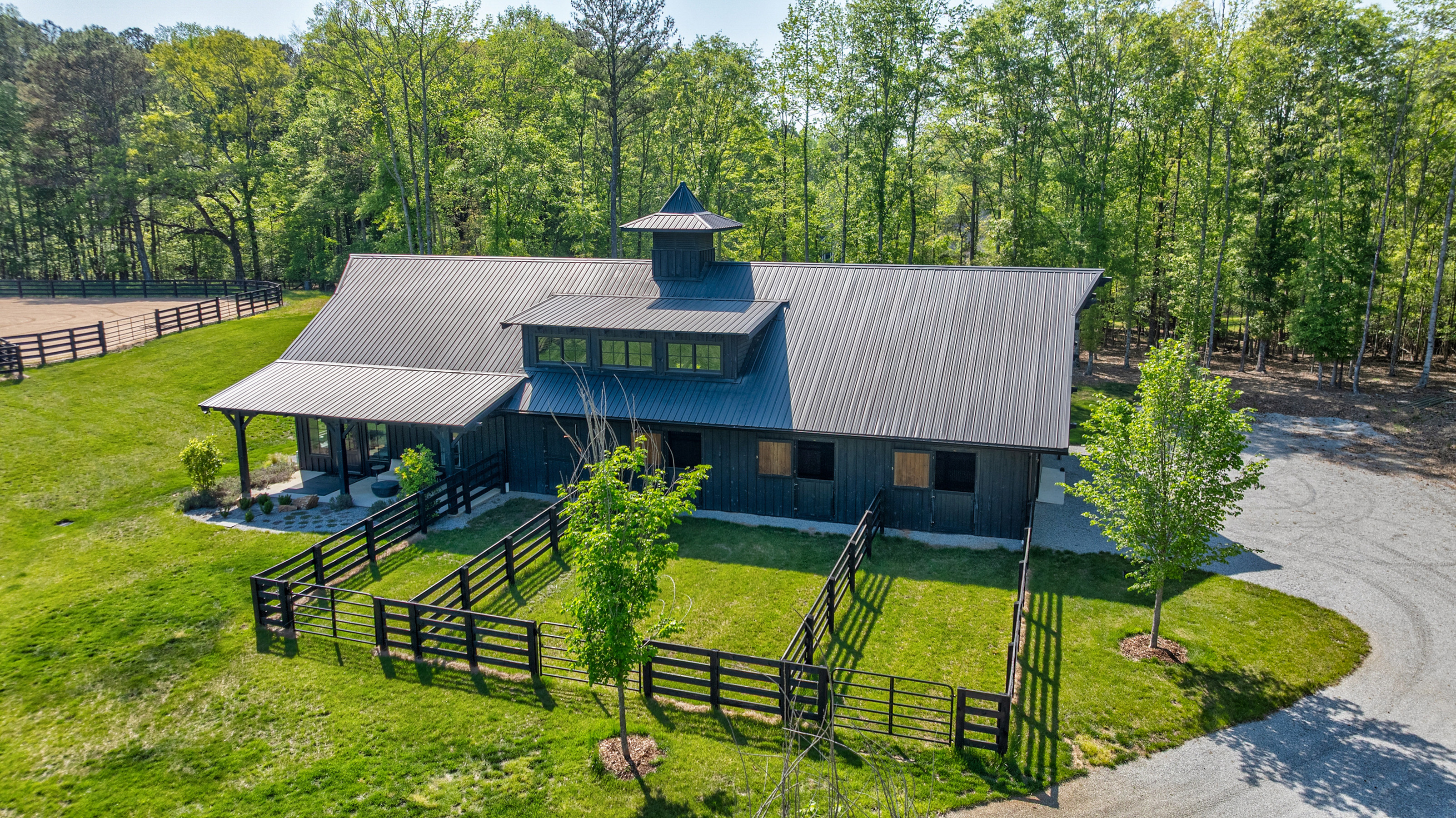  Stunning Milton Estate with Barn and Greenhouse on 50+/- Private Acres - 物件實景