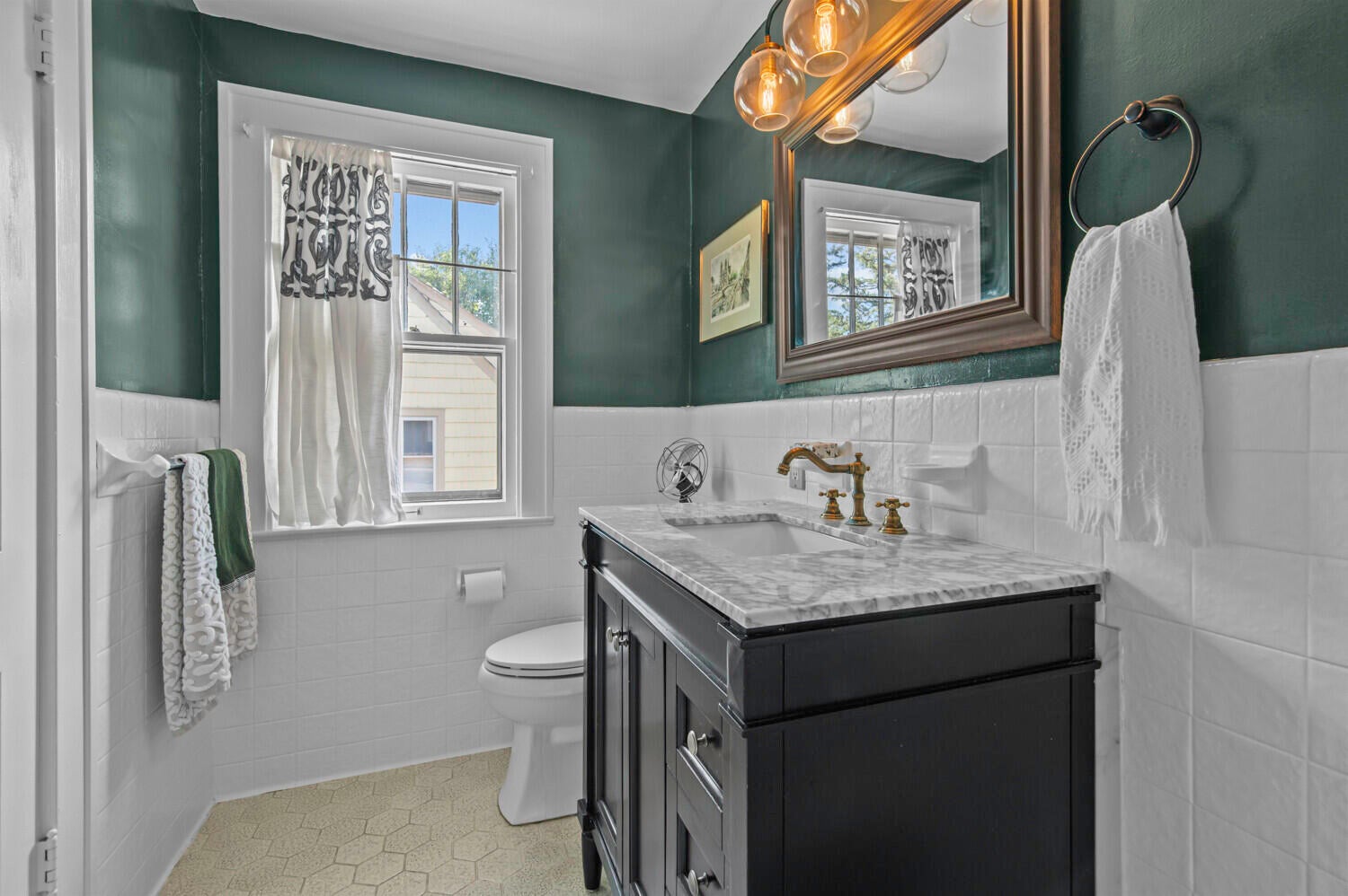 Ann Arbor, Michigan, 48103, United States, 4 Bedrooms Bedrooms, ,3 BathroomsBathrooms,Residential,For Sale,1991262