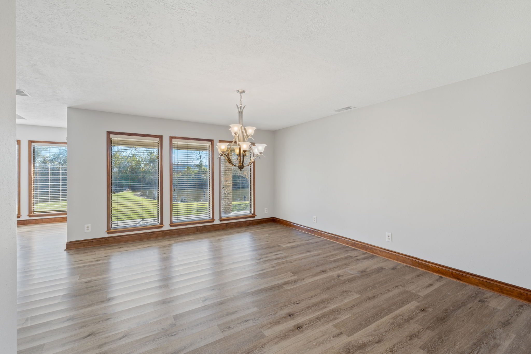 Lake Charles, Louisiana, 70601, United States, 4 Bedrooms Bedrooms, ,3 BathroomsBathrooms,Residential,For Sale,2005290