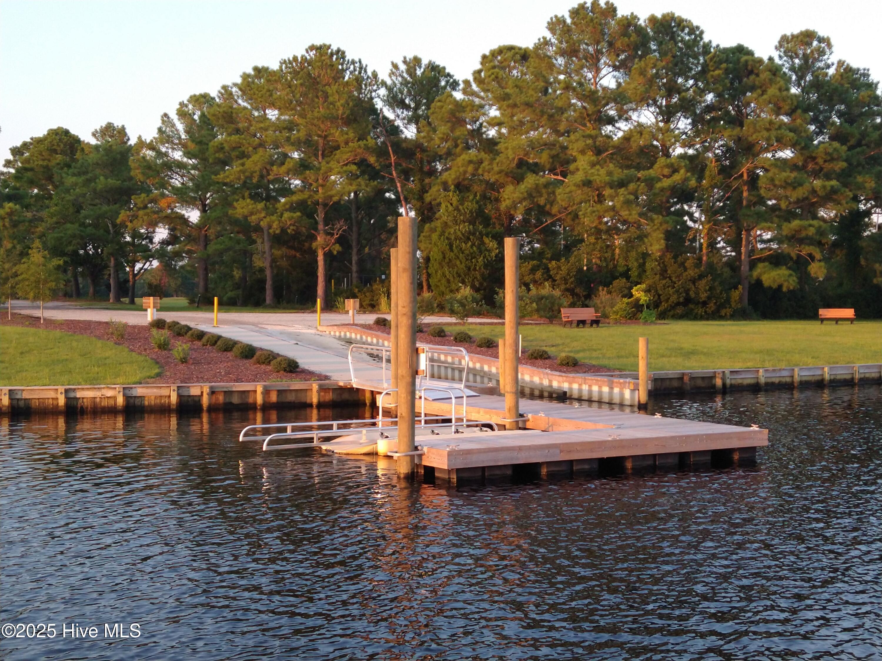 New Bern, North Carolina, 28560, United States, 3 Bedrooms Bedrooms, ,4 BathroomsBathrooms,Residential,For Sale,1874944