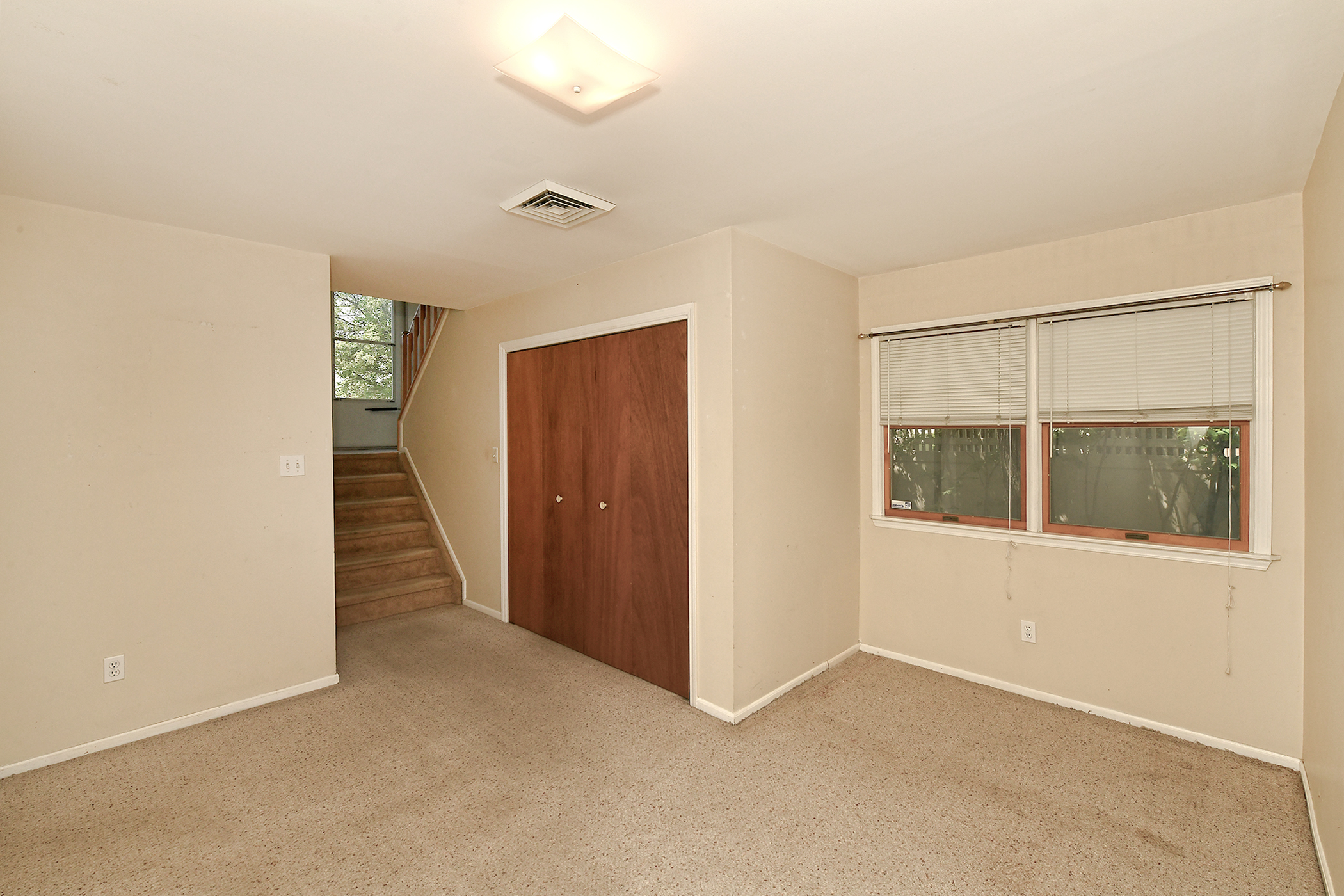 Bethpage, New York, 11714, United States, 4 Bedrooms Bedrooms, ,3 BathroomsBathrooms,Residential,For Sale,1880879