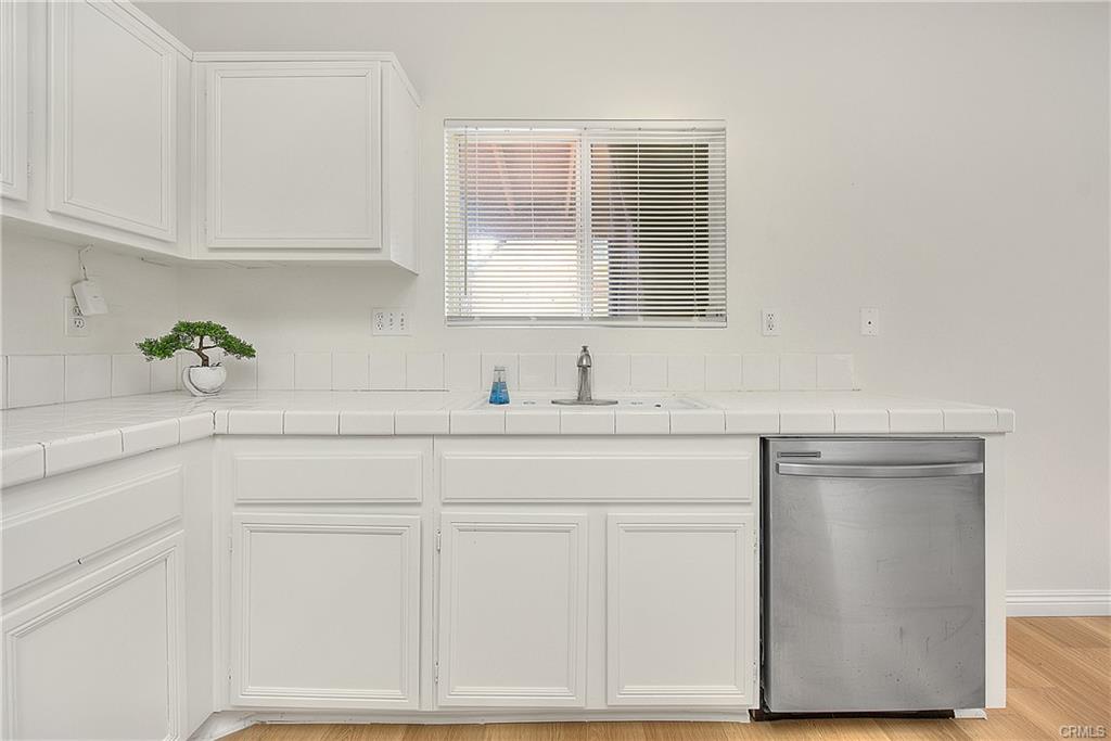 Victorville, California, 92392, United States, 5 Bedrooms Bedrooms, ,3 BathroomsBathrooms,Residential,For Sale,1996162