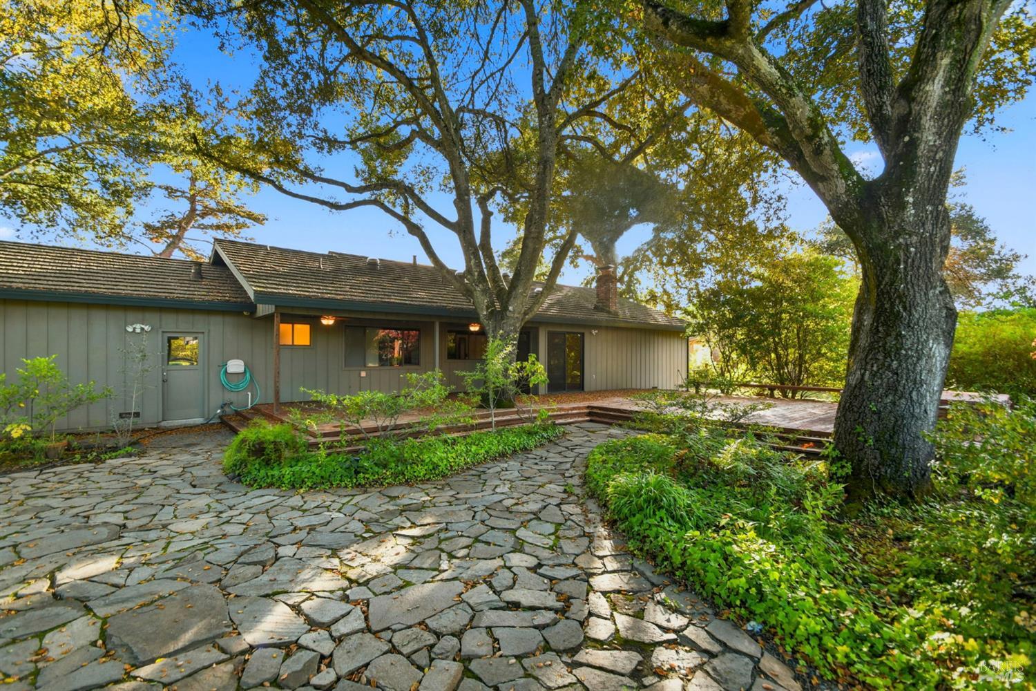 Glen Ellen, California, 95442, United States, 3 Bedrooms Bedrooms, ,3 BathroomsBathrooms,Residential,For Sale,1989437