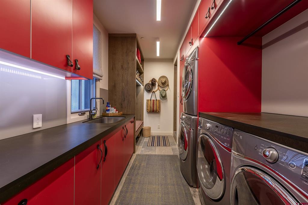 Telluride, Colorado, 81435, United States, 5 Bedrooms Bedrooms, ,6 BathroomsBathrooms,Residential,For Sale,1999717