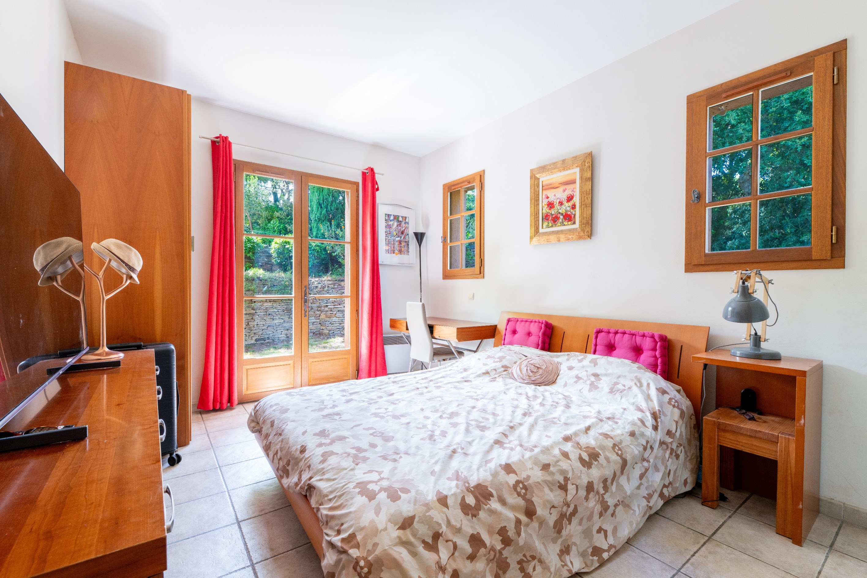  Provençal villa with pool in private estate near Saint-Tropez and Pampelonne be… - 物件實景