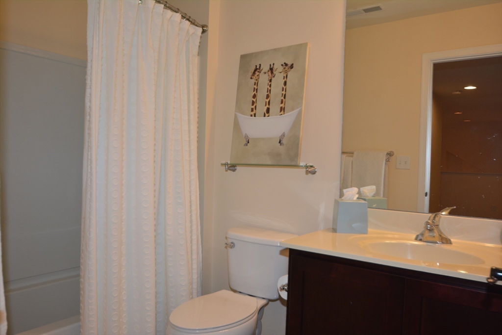 Methuen, Massachusetts, 01844, United States, 2 Bedrooms Bedrooms, ,3 BathroomsBathrooms,Residential,For Sale,1999139