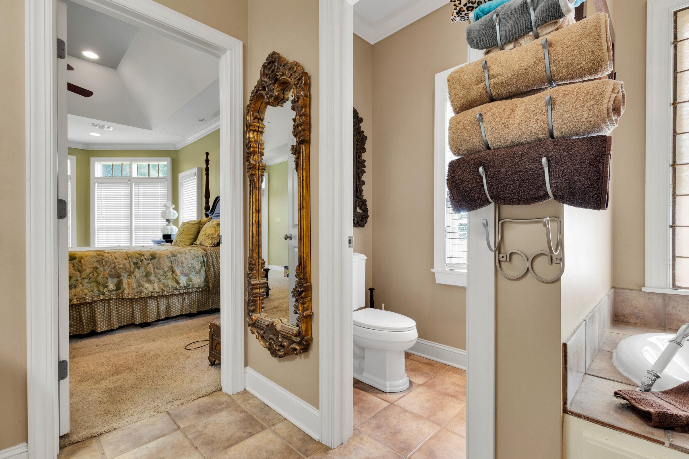 Fulton, Mississippi, 38843, United States, 4 Bedrooms Bedrooms, ,4 BathroomsBathrooms,Residential,For Sale,1976372