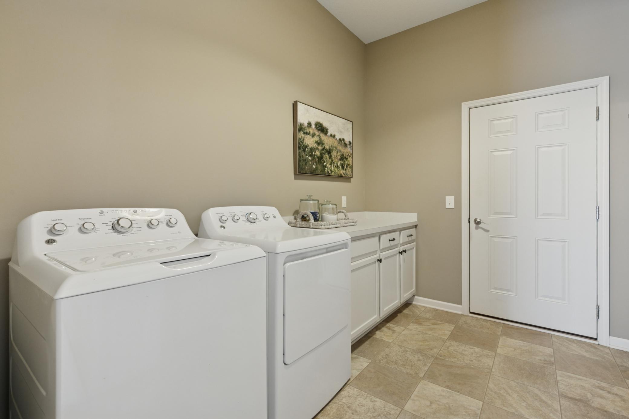 Lakeville, Minnesota, 55044, United States, 3 Bedrooms Bedrooms, ,2 BathroomsBathrooms,Residential,For Sale,1971412