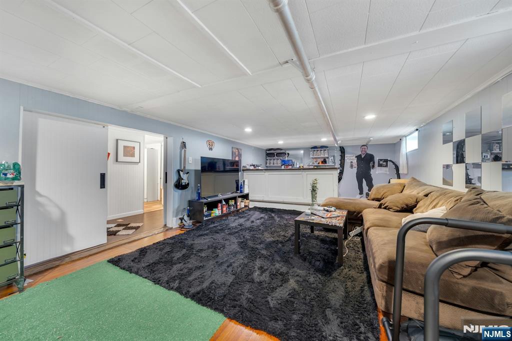 Hasbrouck Heights, New Jersey, 07604, United States, 3 Bedrooms Bedrooms, ,2 BathroomsBathrooms,Residential,For Sale,1989052