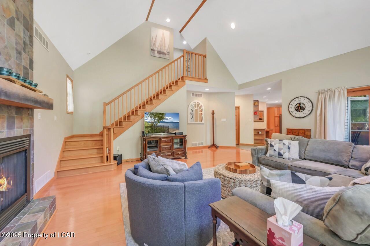 Mountain Top, Pennsylvania, 18707, United States, 4 Bedrooms Bedrooms, ,5 BathroomsBathrooms,Residential,For Sale,1944925
