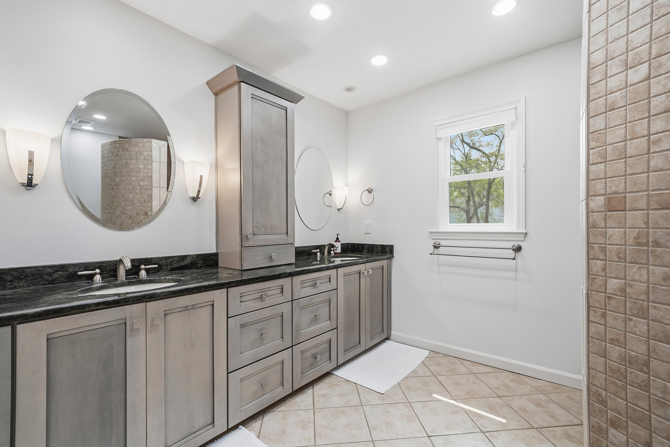  Move-in Ready Lakefront Home Delivers the Ultimate Lake Oconee Lifestyle - 物件實景