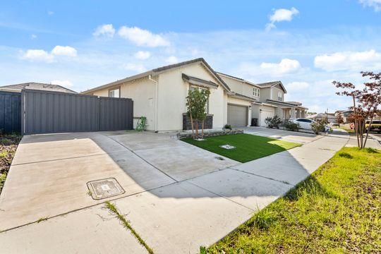 Lathrop, California, 95330, United States, 4 Bedrooms Bedrooms, ,3 BathroomsBathrooms,Residential,For Sale,2000670