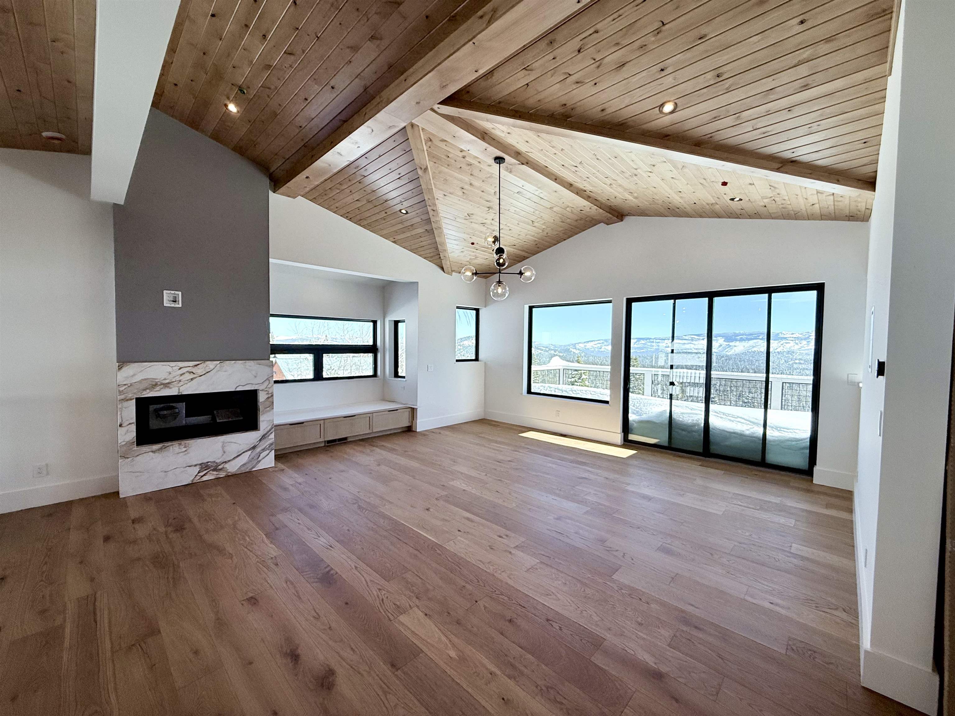 Truckee, California, 96161, United States, 5 Bedrooms Bedrooms, ,5 BathroomsBathrooms,Residential,For Sale,1992888