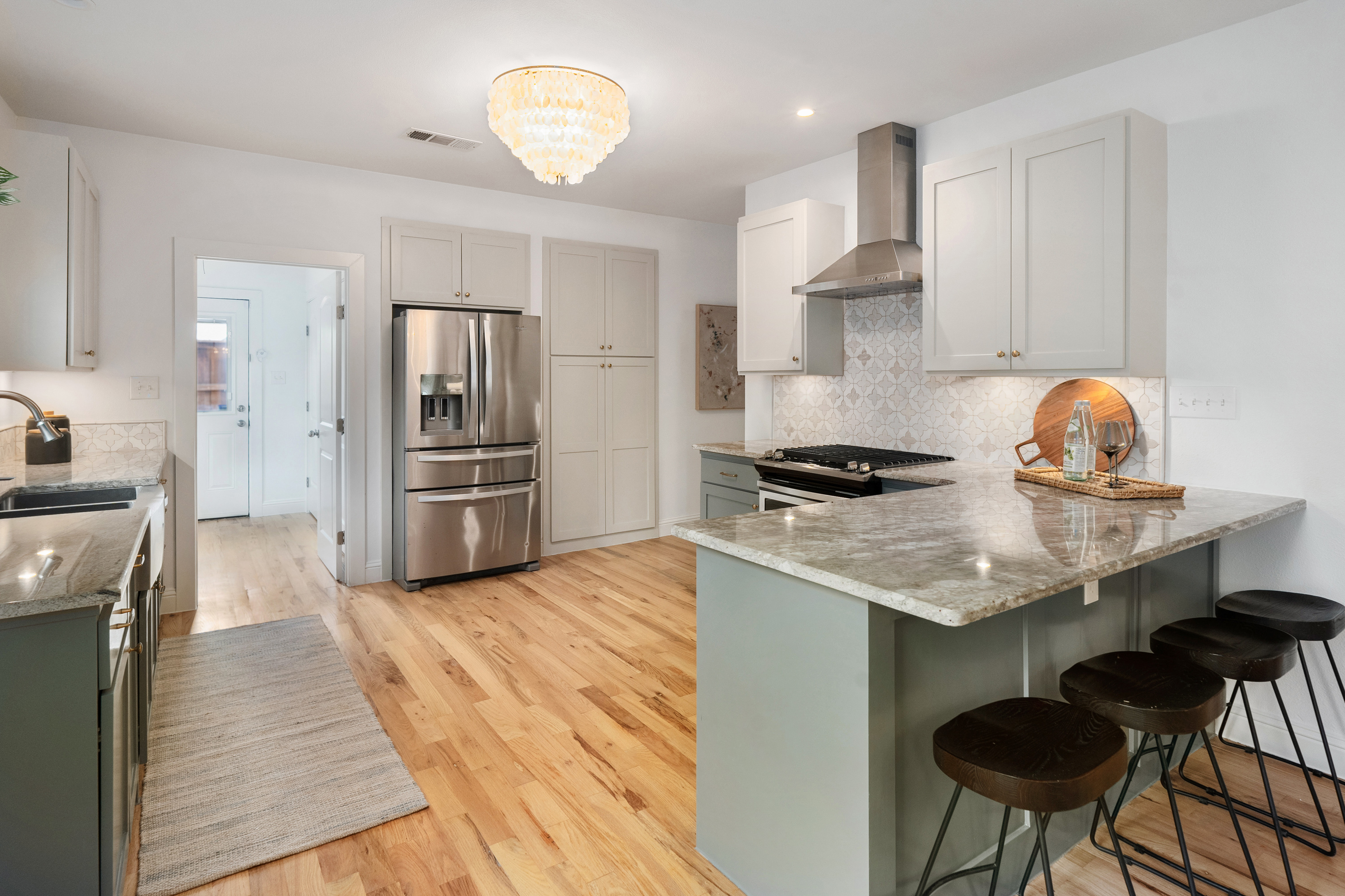  Classic East Dallas Craftsman with Refined Modern Updates - 物件實景