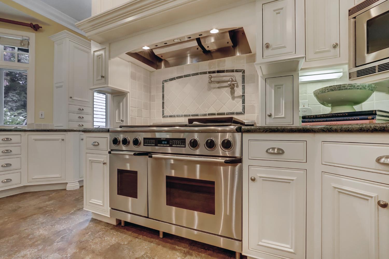 Nevada City, California, 95959, United States, 4 Bedrooms Bedrooms, ,6 BathroomsBathrooms,Residential,For Sale,2009242