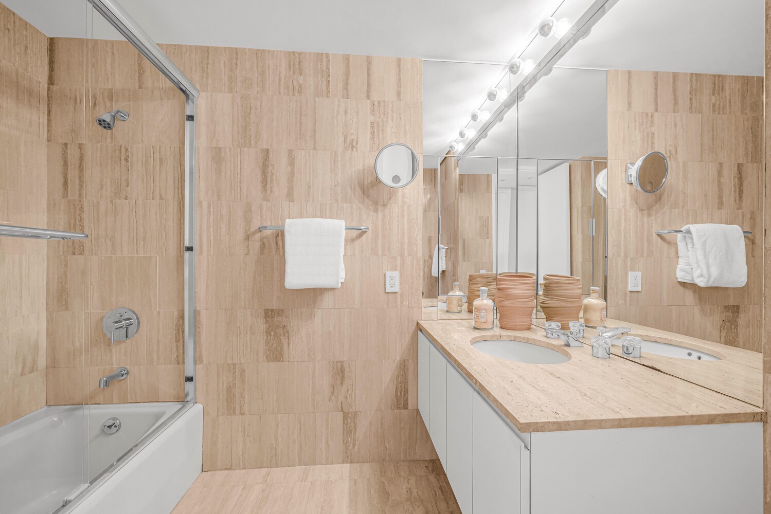 New York City, New York, 10019, United States, 3 Bedrooms Bedrooms, ,4 BathroomsBathrooms,Residential,For Sale,2000740