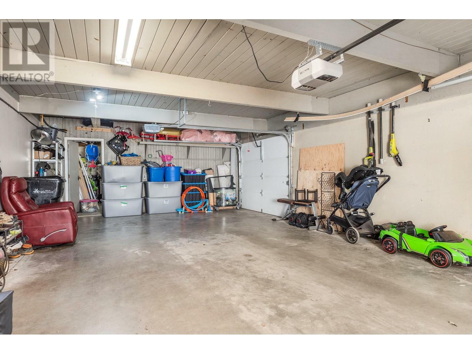 VERNON, British Columbia, V1H 1C8, CA, 5 Bedrooms Bedrooms, ,3 BathroomsBathrooms,Residential,For Sale,1838241
