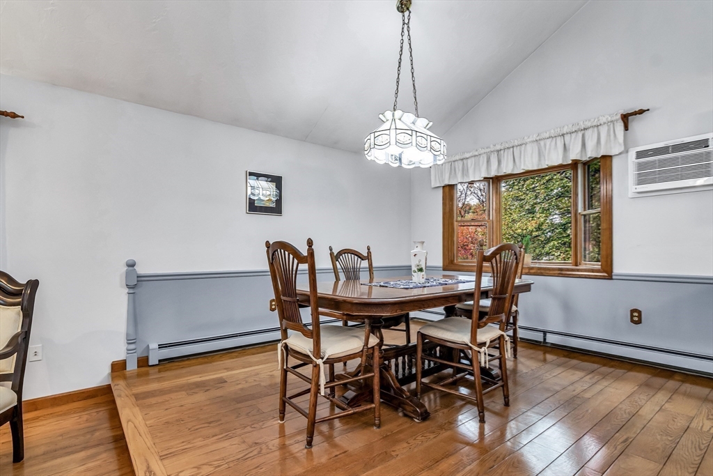 Dracut, Massachusetts, 01826, United States, 3 Bedrooms Bedrooms, ,2 BathroomsBathrooms,Residential,For Sale,1982385