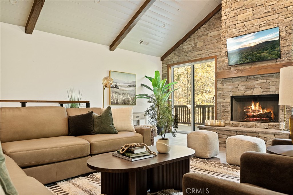 Lake Arrowhead, California, 92352, United States, 4 Bedrooms Bedrooms, ,5 BathroomsBathrooms,Residential,For Sale,1989465